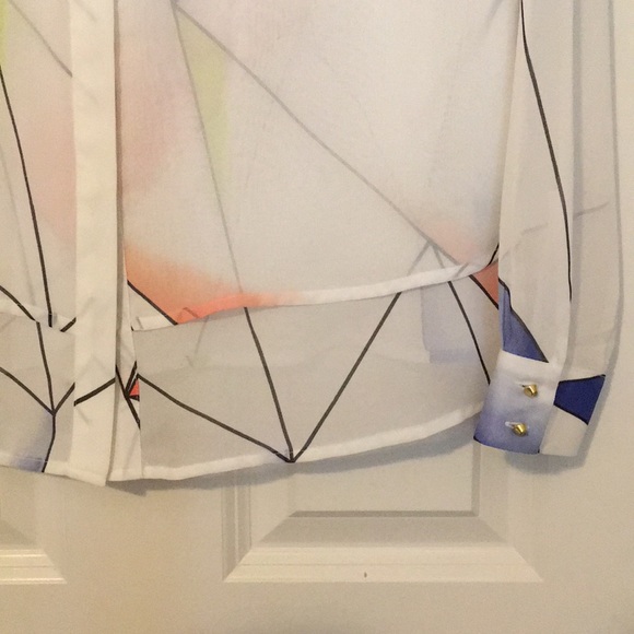 Worthington Semi-sheer geo patterned top - Picture 4 of 6